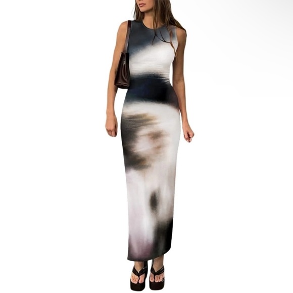 Elegant Black and White Maxi Dress - Picture 3 of 5